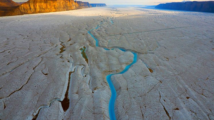 Helikoptervy över Ryderglaciärens istunga. Foto: Martin Jakobsson