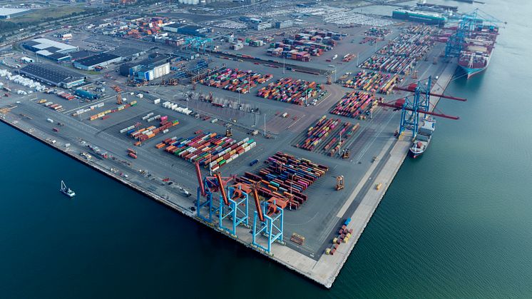 The new short sea traffic will be handled at the Skandiahamnen western quay (left). Photo: Gothenburg Port Authority.
