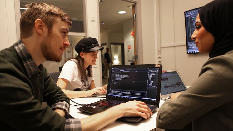 Lärare vässas i programmering genom Högskolan Väst