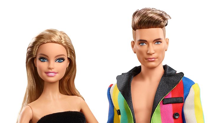 Barbie und Ken im exkluisven Moschino Outfit