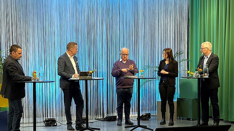 VASYDs hearing om infrastruktursatsningen Hållbar avloppsrening. Talarna fr vänster: Johan Nilsson, projektledare Nya Sjölunda, moderator Daniel Persson, Gösta Ericson, teknisk samordnare, Charlotte Rask, controller, programägare Dick Johansson.