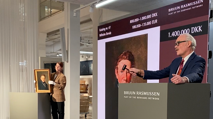 Selvportrættet fra 1826 af den danske guldaldermaler Wilhelm Bendz fik et imponerende hammerslag på 1,4 millioner kr. hos Bruun Rasmussen mandag aften.