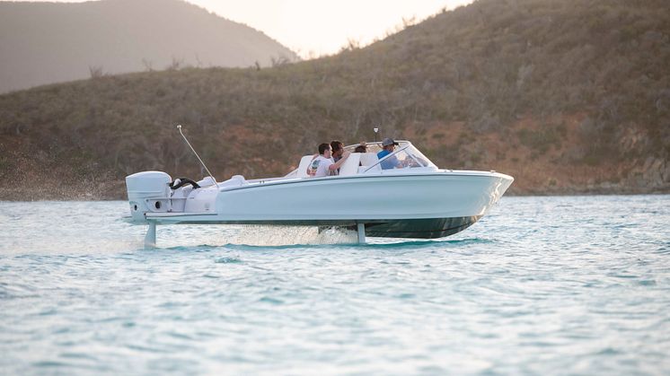 The flying Candela Seven is the first electric boat with both high speed and long range