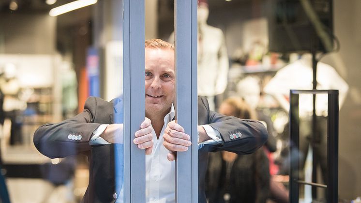 Stadium Groups CEO, Karl Eklöf, öppnar dörrarna för det nya butikskonceptet