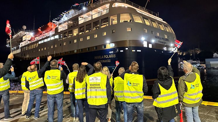 Havila Polaris ankom Bergen sent tirsdag kveld. Fra 21. august er skipet i rute mellom Bergen og Kirkenes. Foto: Havila Kystruten