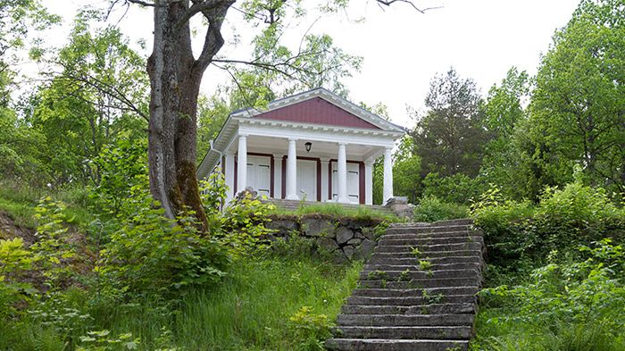 Invigning av det återuppbyggda templet i Sommarro 