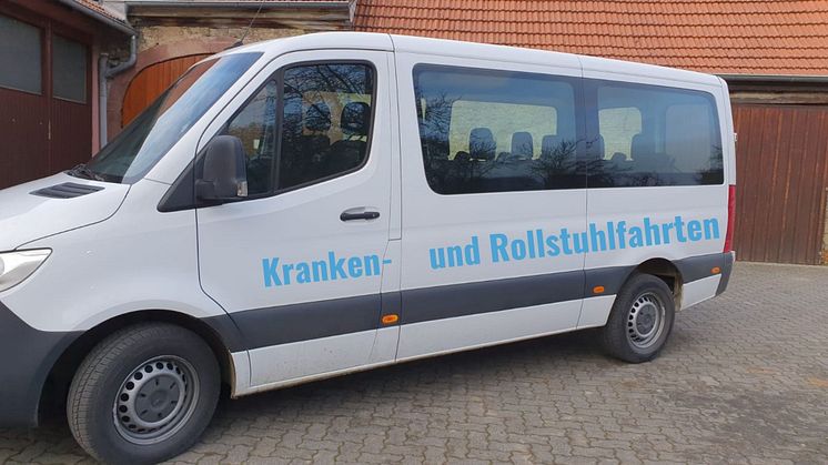 Die Desinfektion von Kranken- und Rollstuhltransport-Fahrzeugen ist mit Hilfe AnoKath leicht und hält selbst das Corona-Virus in Schach. Bild: Amberg