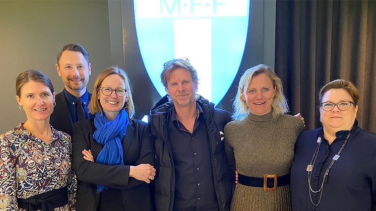 Fr.v. Anna Nambord - Wihlborgs, Hans Andersson - Wihlborgs, Sara Wettergren (L) - kommunalråd Malmö, Jan-Olof Kindvall - MFF´s fotbollsakademier, Carolina Ericson - Tic Tac Interactive, partner MFF i Samhället, Karin Heri - Samordnare MFF i samhället