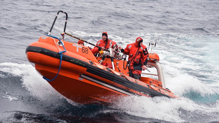 ”Det er helt essentielt for ESVAGT, at vi fastholder vores forspring i at sejle Fast Rescue Boats (FRB). Det vil et team af nyudnævnte FRB-assessorer bidrage stærkt til”, siger Steffen Rudbech Nielsen, Head of Ship Management Operation