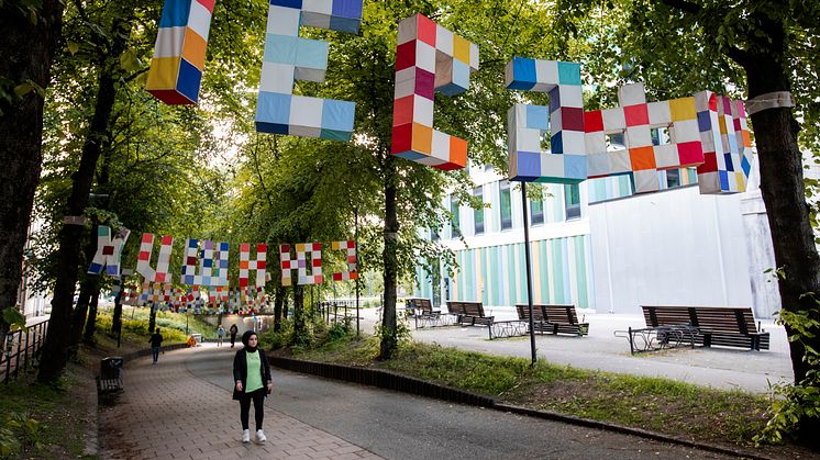 Bildtext: JareKoziara Three Alphabets – ett av konstverken som valdes ut av folkets jury till OpenArt 2022. Foto: Sofie Isaksson