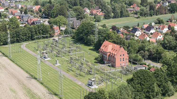 UW Niendorf im Mai 2019 mit altem Betriebsgebäude.jpg