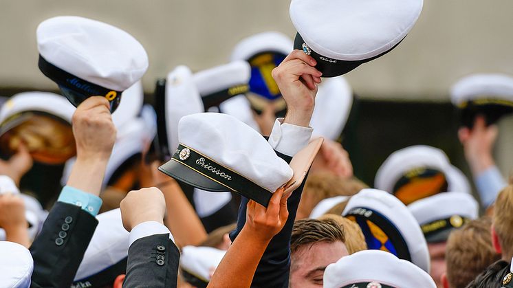 Den som tar examen från en vårdutbildning i Härnösand med godkända betyg och börjar jobba inom socialförvaltningen i Härnösands betyg erbjuds från och med vårterminen 10 000 kronor som grundplåt till en körkortsutbildning. FOTO: MAGNUS FYHR