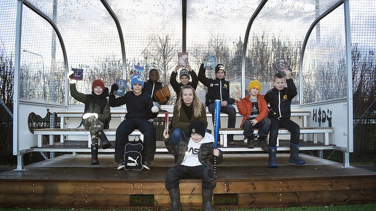 Delar av det Skellefteå Baseboll Softboll U9–U12 som vann Läsliganpriset 2020.