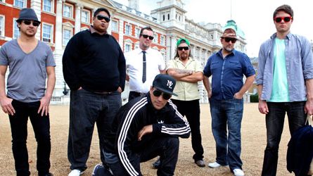 Fat Freddy's Drop-interview om deres danske koncerter