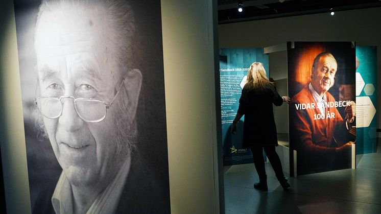 Hedmark hadde to store forfatterjubileer i 2018 - Vidar Sandbeck og Hans Børli. Anno lagde vandreutstillinger om begge - her fra visning av Sandbeck på Rockheim. Foto: Rockheim