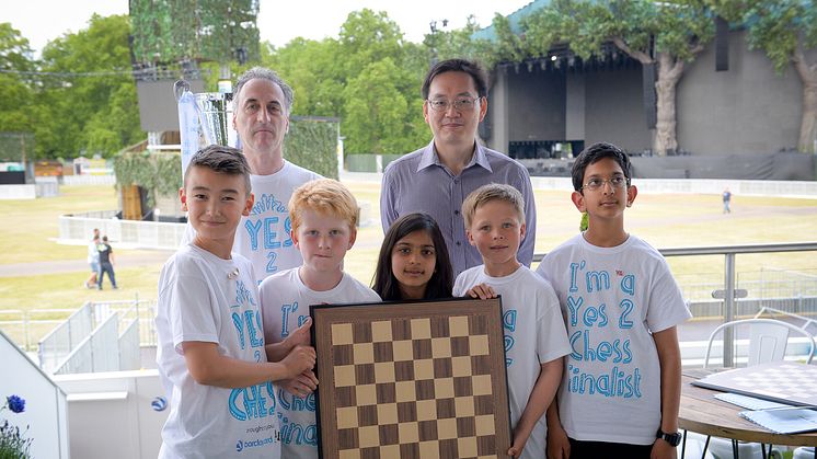 ​EnterCard støttet sjakkskolelag på pallen i London