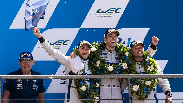 Harry Tincknell és a 67 Ford GT csapata