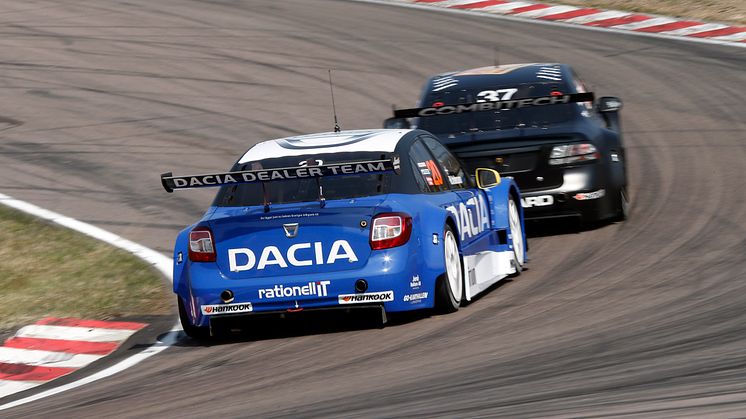 Tuff STCC-premiär för Dacia Dealer Team