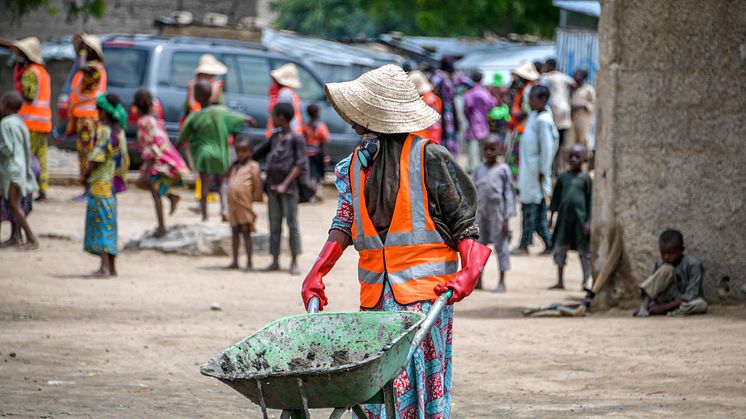 Muligheter for folk til å tjene en anstendig lønn, gjør dem mindre utsatt for å slutte seg til voldelige ekstremistiske grupper. Photo: UNDP Nigeria 