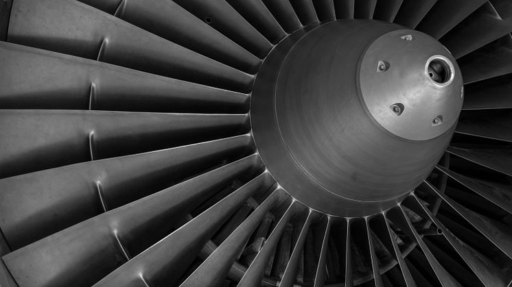 Detalj av en flygplansmotor. Flygplansmotorer är ett av flera applikationsområden med höga krav på materialens egenskaper.