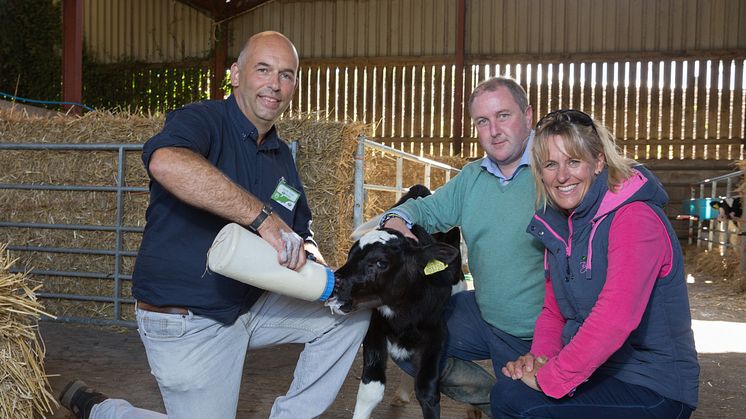 Arla farmer owner hosts dairy farm event