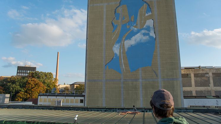 Graffiti-Künstler gestalten ehemaligen Malzsilo