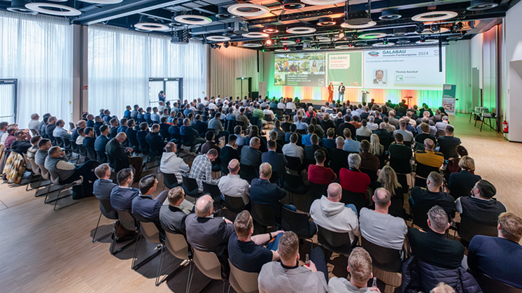 Landschaftsgärtner, Händler und Industrievertreter beim 10. GALABAU innovativ-Fachkongress in München