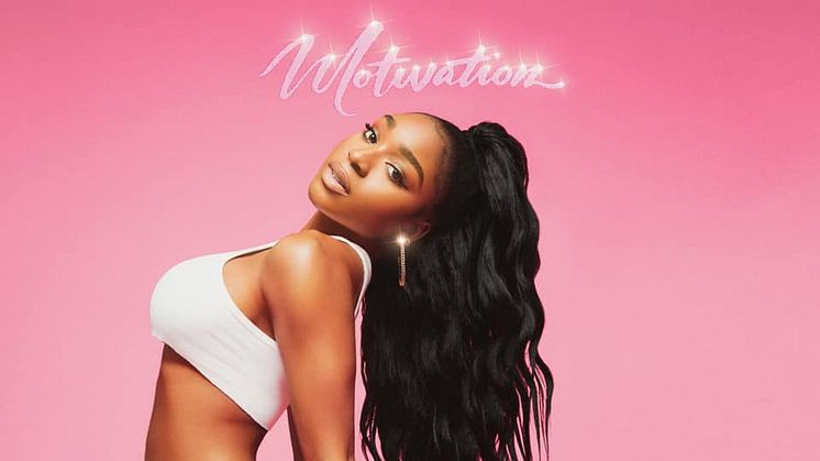 Normanis hyllade solodebut "Motivation" är här