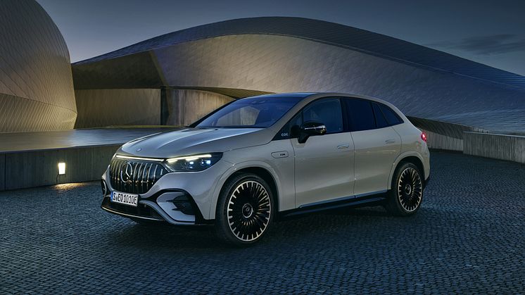 Mercedes-AMG klar med ekstra sportslige udgaver af den nye EQE SUV