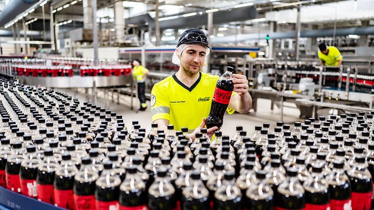 Coca-Cola Karlsruhe: Neue Produktionslinie in Betrieb und Werk ausgebaut