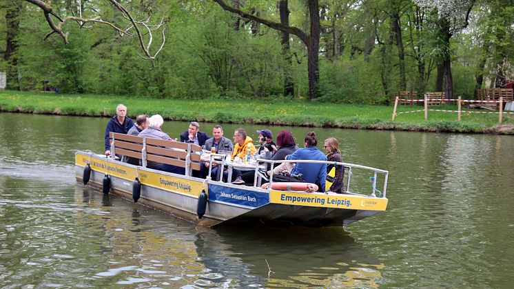 Stadthafen Leipzig: Premierenfahrt des neu designten Motorboots "Johann Sebastian Bach" im Elsterflutbett - Foto: Andreas Schmidt