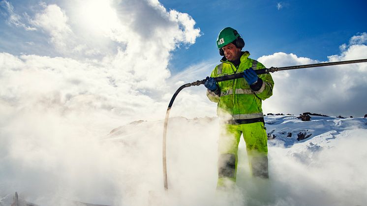 Steaming for å fjerne is og snø