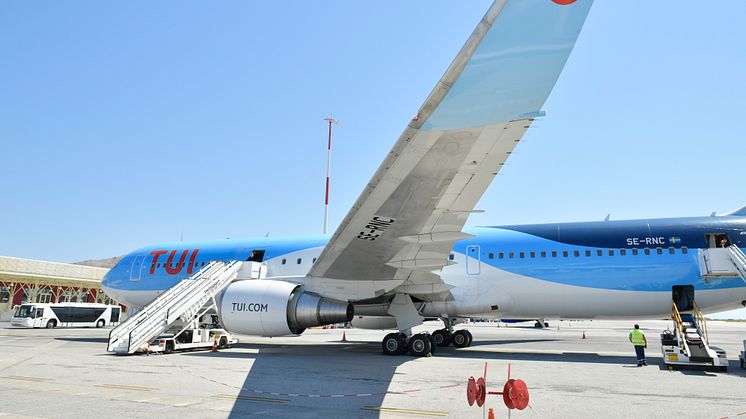 boeing-767-on-ground-tui-fly