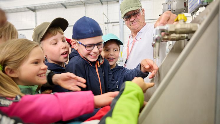 Wie das Wasser in den Hahn kommt - dieses Geheimnis lüfteten die Veolia Wasserexperten am Tag der Umwelt in Döbeln und erzählten begeistert von ihrer Arbeit und wie sie sich jeden Tag für die Umwelt stark machen.