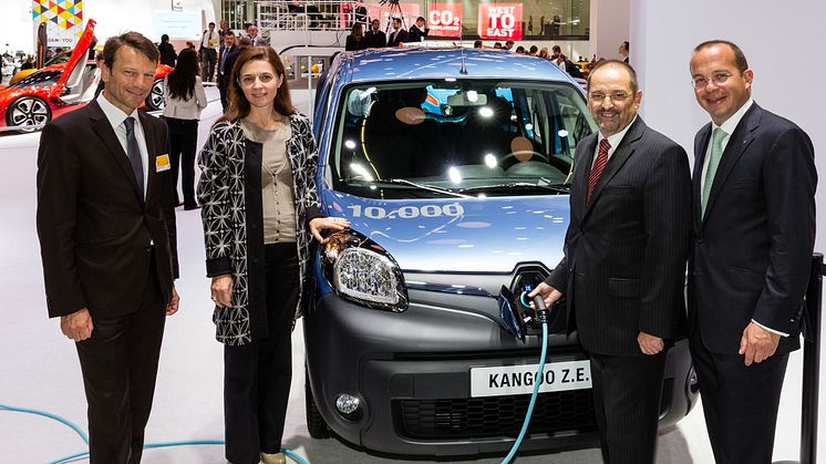 Renault Kangoo ZE nummer 10.000 overleveret på Frankfurt Motorshow