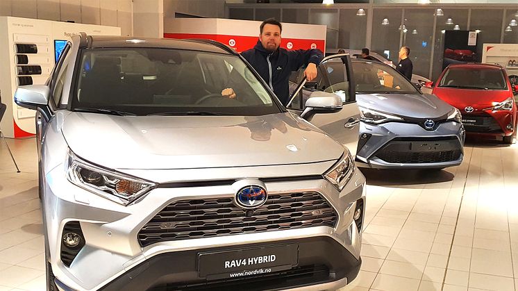 RAV4 på salgstoppen hos Nordvik Foto: Nordvik Gruppen