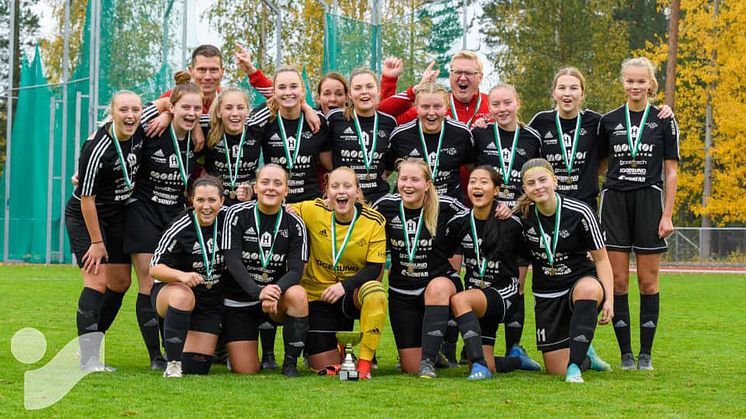 IF Team Hudik om anledningen till uteslutande tjejfotboll och samarbetet med Intersport