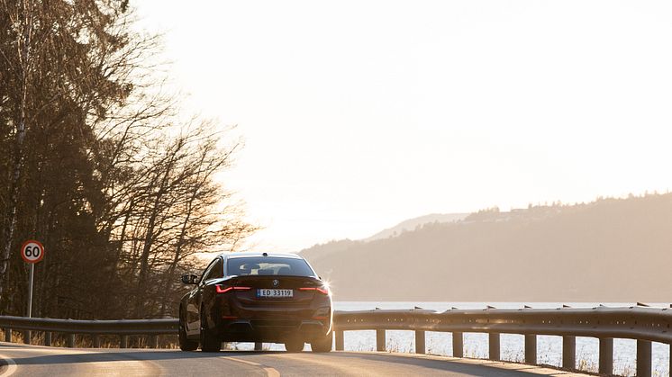 Helt nye BMW i4 ankommer Norge