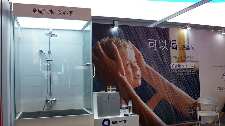 Wowing affluent Chinese homeowners by showing how two inline Bluewater Pro 600 water purifiers can deliver pure water with a powerful flow and without any chemical or other health threatening contaminants direct from a residential shower. 