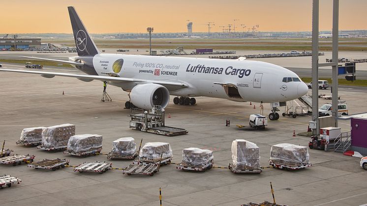 Lufthansa Cargo connects DB Schenker stations worldwide via API booking interface