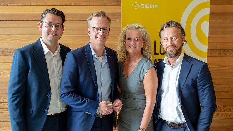 David Österlindh, Mikael Damberg, Beatrice Silow och Lars Kry var alla nöjda med närings- och innovationsministerns besök på Sigma IT Consulting i Göteborg.