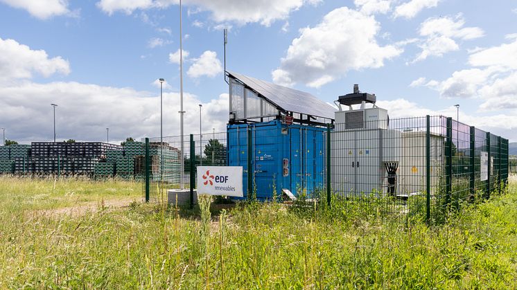 Installation Batteriespeicher mit 1,3 Megawatt Leistung bei Hasseröder / Wernigerode (AB InBev) durch EDF Renewables Deutschland