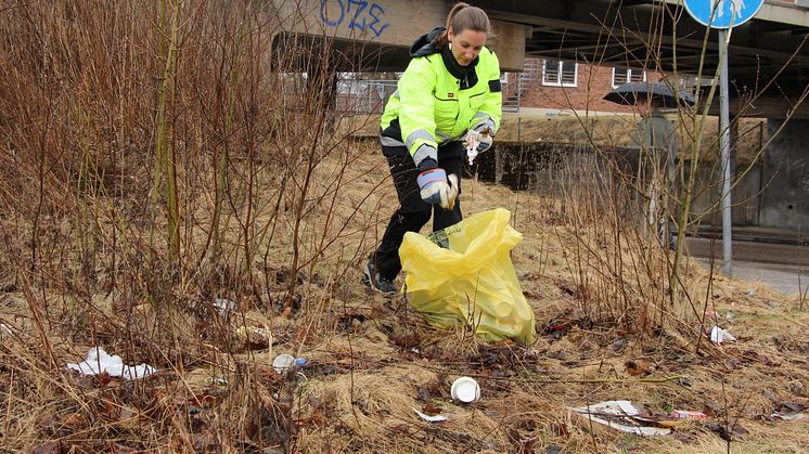 Borås Energi och miljö är med på Skräpplockardagarna