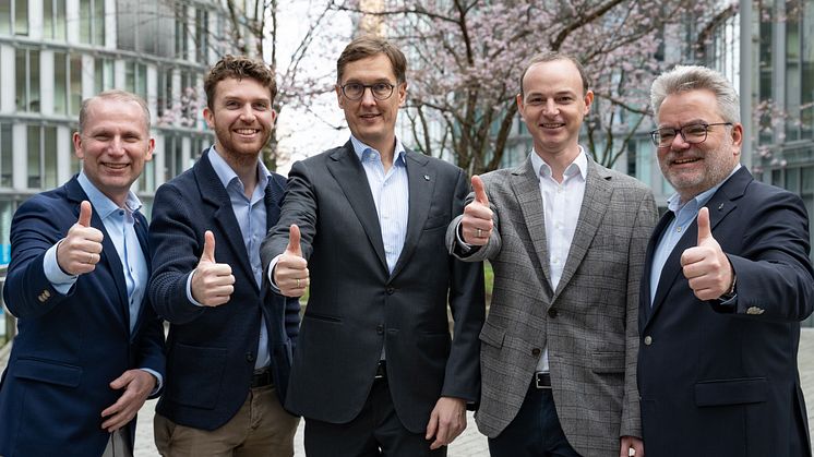 Trustbit has joined the TIMETOACT family: Hermann Ballé (CEO TIMETOACT), Gottfried Reither (Authorized Signatory Trustbit), Frank Fuchs (CEO TIMETOACT), Jörg Egretzberger (CEO Trustbit), Felix Binsack (CEO TIMETOACT). (from left) credits: TIMETOACT