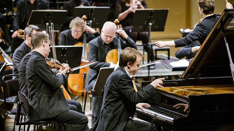 Pianisten Antti Siirala och Nordiska Kammarorkestern. Foto Lia Jacobi