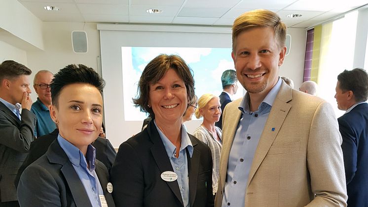 Aferdita Vrajolli Regionchef/Vårdcontroller, Madeleine Lundström Vice VD Förenade Care och Samuel Klippfalk Omvårdnadsnämndens ordförande Solna stad.