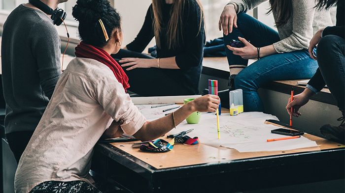 Har de som studerar vid folkhögskola ett ännu större medborgerligt engagemang än andra?