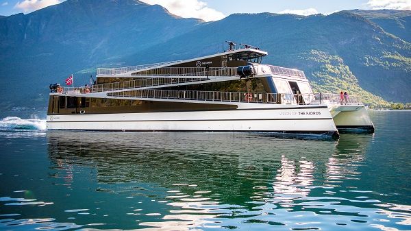 Vision of The Fjords kåres til "Ship of the Year 2016"