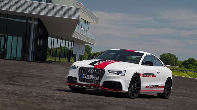 Banebrydende: Audi RS 5 TDI concept