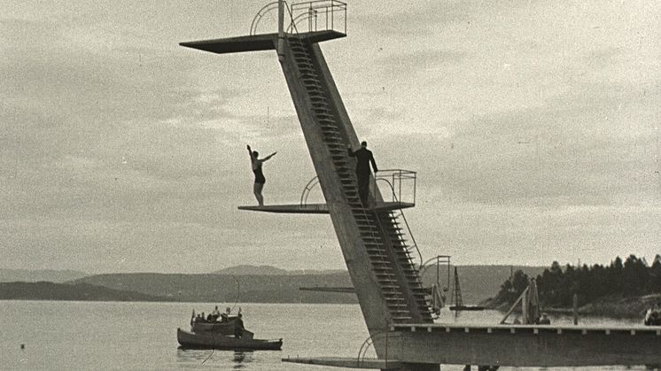 Ingierstrand på 1930-tallet. Stillbilde fra Verden Rundt (Oslo byarkiv / Nasjonalbiblioteket)